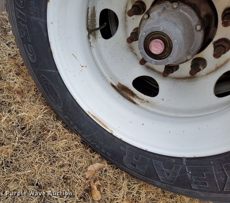 image for item DQ4106 2016 Transcraft Eagle II  flatbed trailer