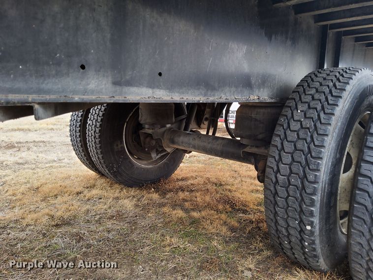 image for item DQ4107 2016 Transcraft Eagle II  flatbed trailer