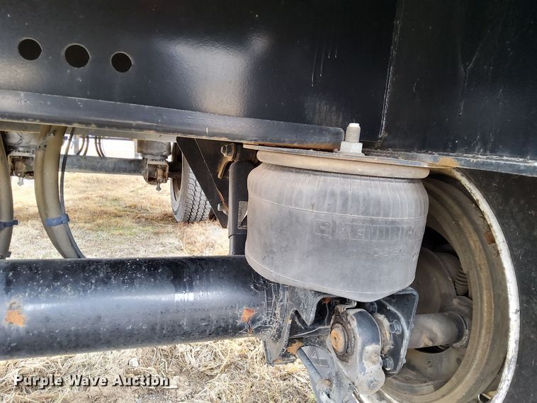 image for item DQ4107 2016 Transcraft Eagle II  flatbed trailer