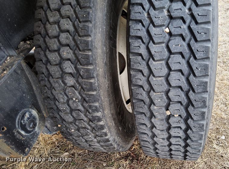 image for item DQ4107 2016 Transcraft Eagle II  flatbed trailer