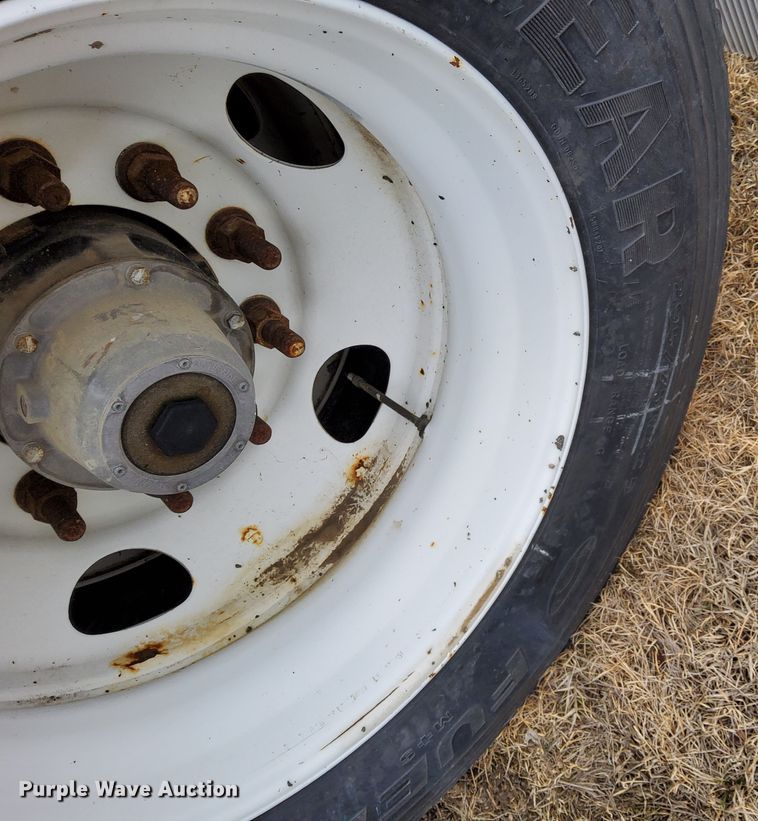 image for item DQ4107 2016 Transcraft Eagle II  flatbed trailer