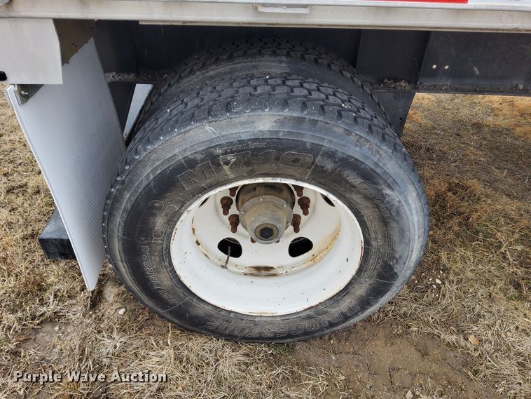 image for item DQ4107 2016 Transcraft Eagle II  flatbed trailer