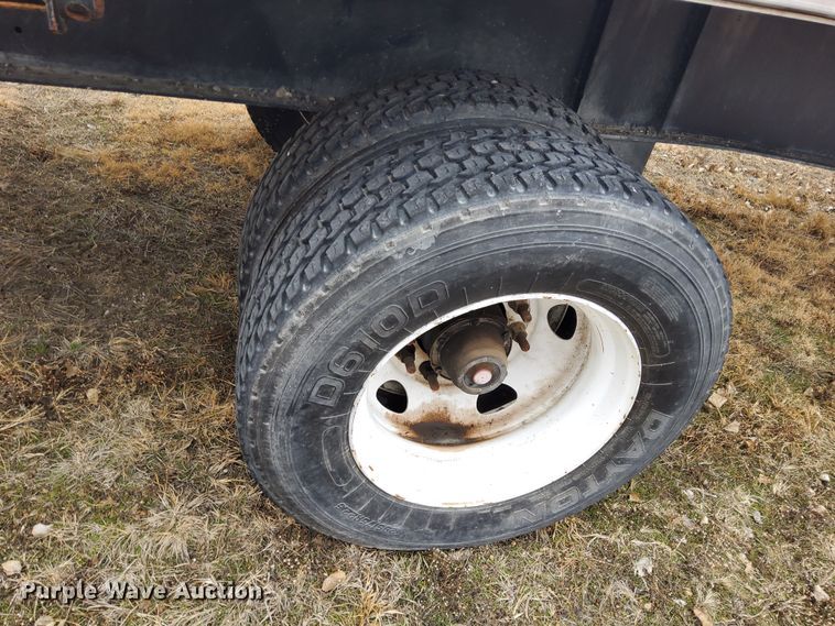 image for item DQ4107 2016 Transcraft Eagle II  flatbed trailer