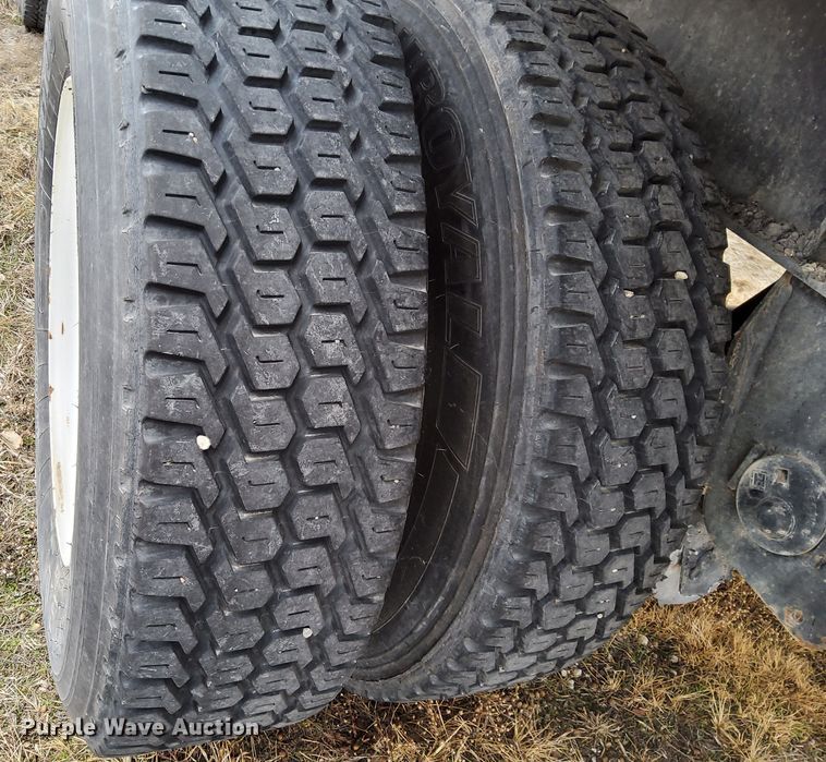 image for item DQ4107 2016 Transcraft Eagle II  flatbed trailer