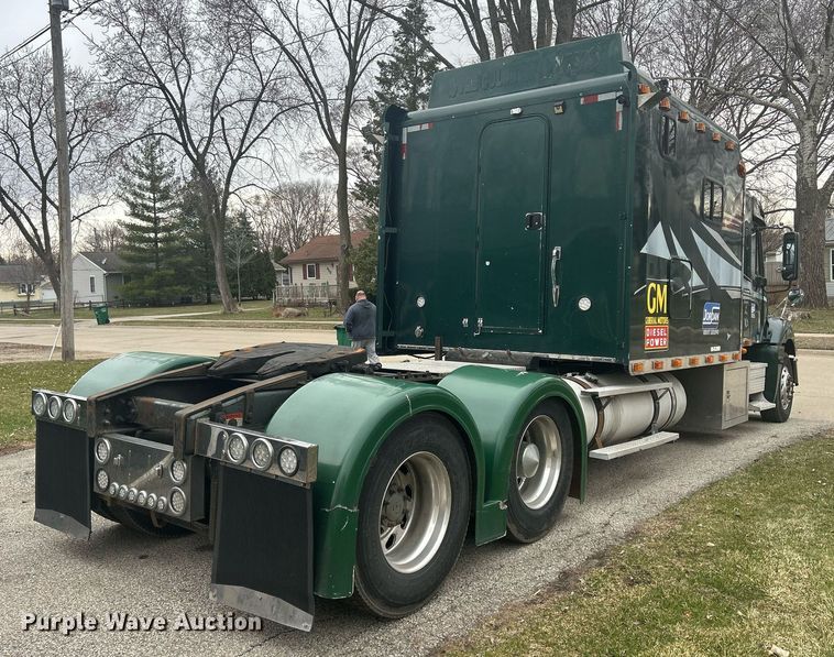 image for item DR4544 2007 Freightliner Columbia  semi truck