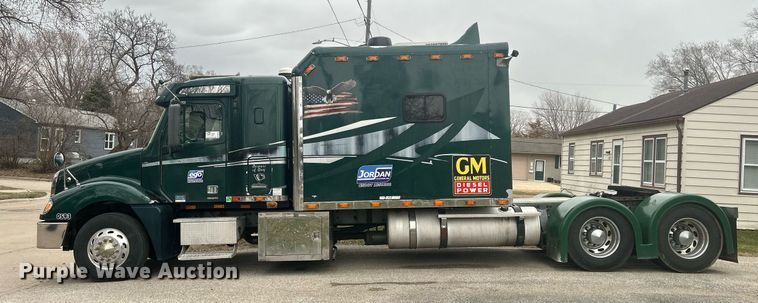 image for item DR4544 2007 Freightliner Columbia  semi truck