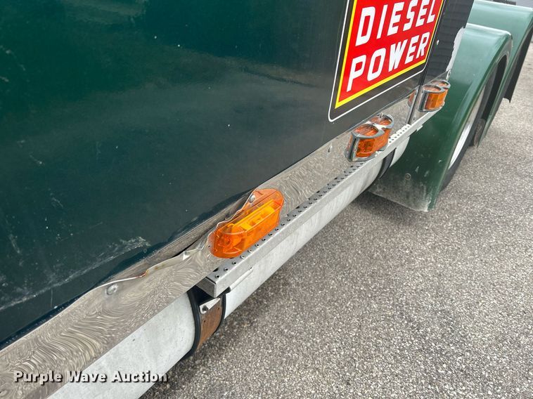 image for item DR4544 2007 Freightliner Columbia  semi truck