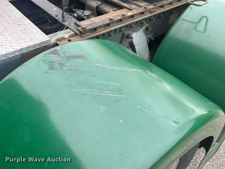 image for item DR4544 2007 Freightliner Columbia  semi truck