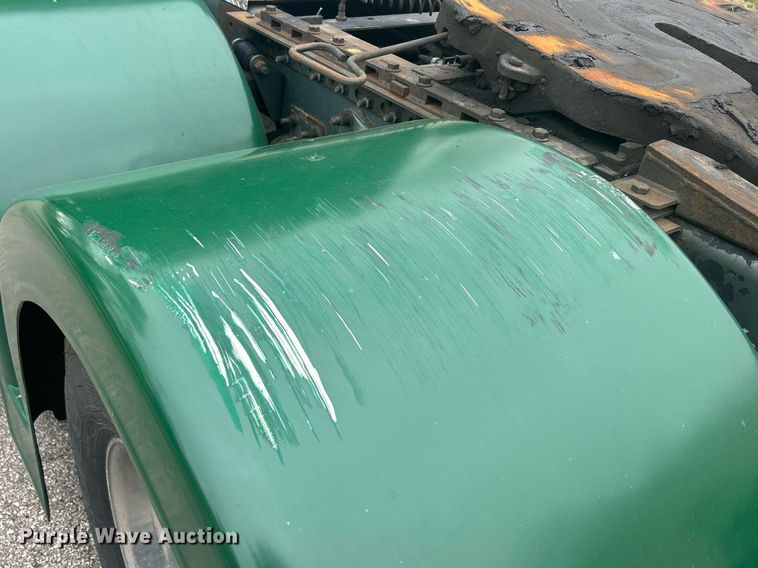 image for item DR4544 2007 Freightliner Columbia  semi truck