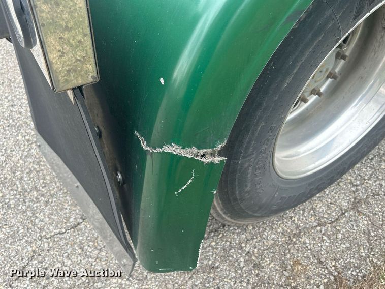 image for item DR4544 2007 Freightliner Columbia  semi truck