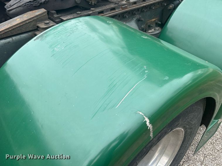 image for item DR4544 2007 Freightliner Columbia  semi truck