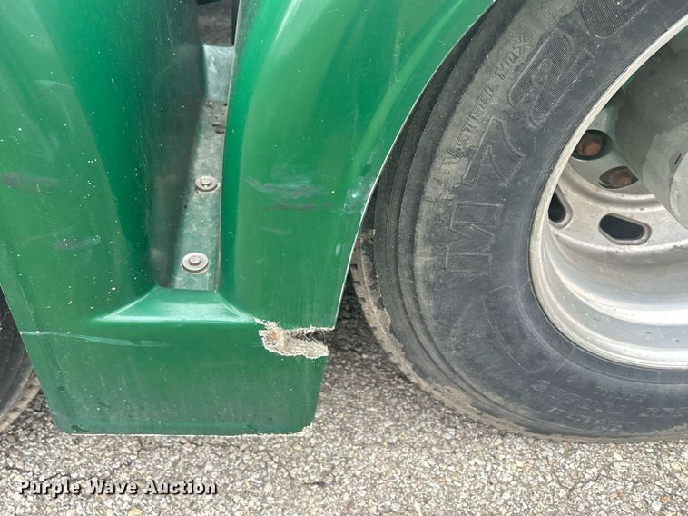 image for item DR4544 2007 Freightliner Columbia  semi truck