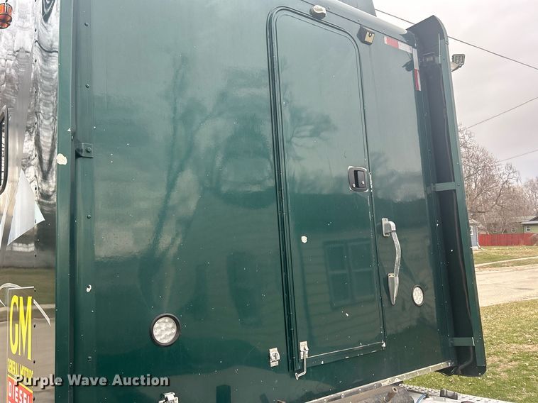 image for item DR4544 2007 Freightliner Columbia  semi truck