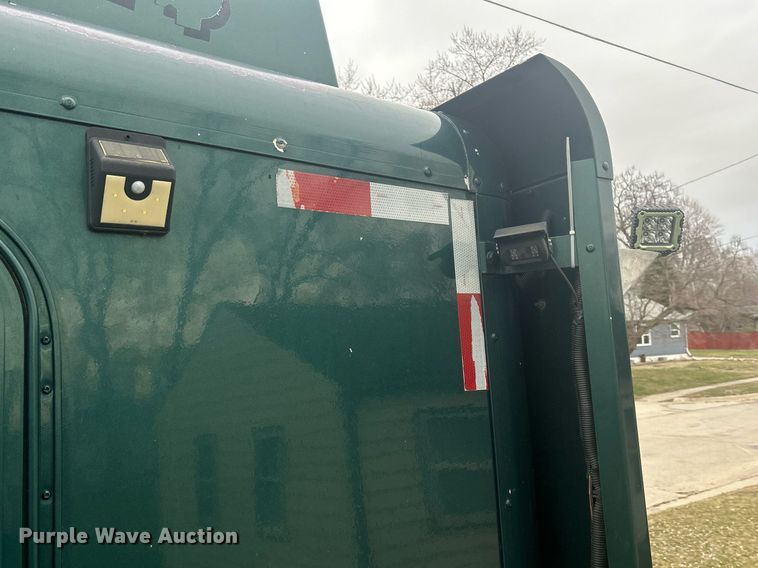 image for item DR4544 2007 Freightliner Columbia  semi truck