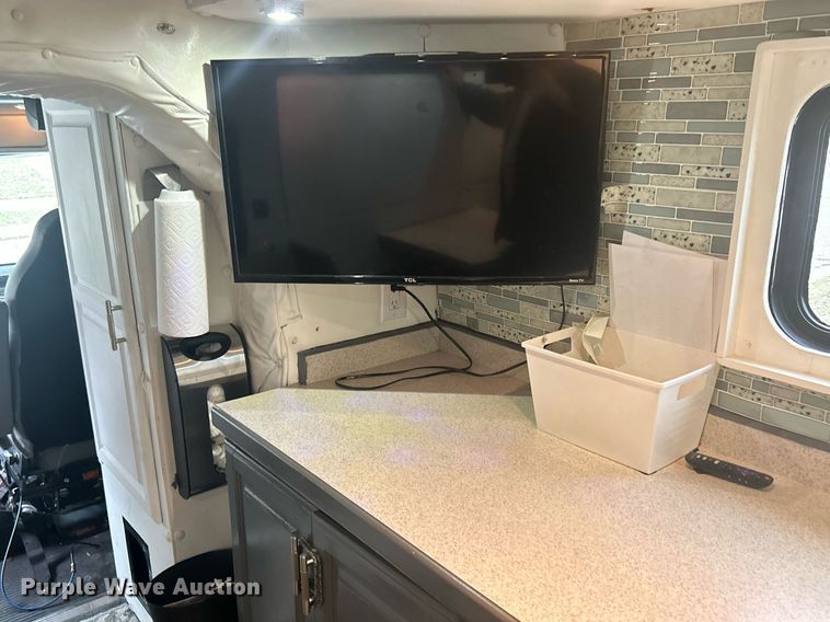 image for item DR4544 2007 Freightliner Columbia  semi truck