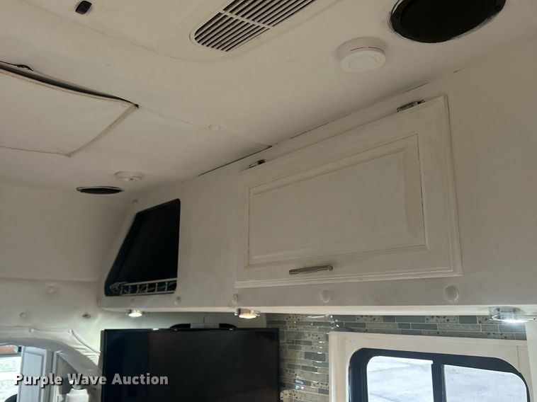 image for item DR4544 2007 Freightliner Columbia  semi truck