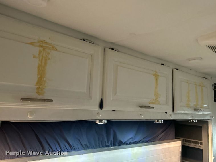 image for item DR4544 2007 Freightliner Columbia  semi truck