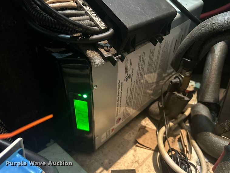 image for item DR4544 2007 Freightliner Columbia  semi truck