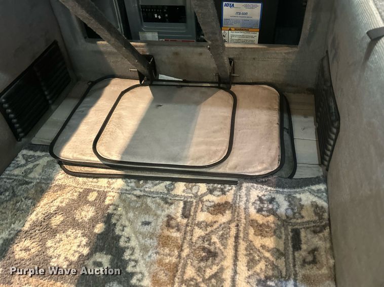 image for item DR4544 2007 Freightliner Columbia  semi truck