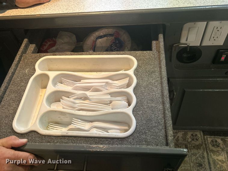 image for item DR4544 2007 Freightliner Columbia  semi truck