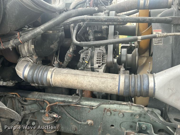 image for item DR4544 2007 Freightliner Columbia  semi truck