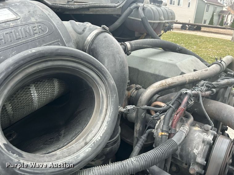 image for item DR4544 2007 Freightliner Columbia  semi truck