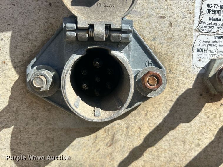 image for item DR4563 1998 Transcraft Corp Eagle W2  flatbed trailer