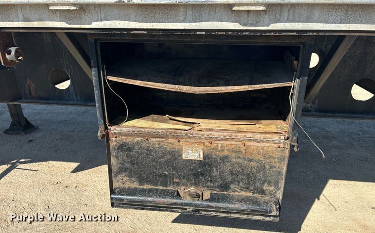 image for item DR4563 1998 Transcraft Corp Eagle W2  flatbed trailer