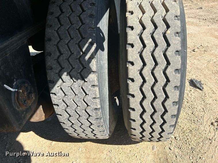 image for item DR4563 1998 Transcraft Corp Eagle W2  flatbed trailer