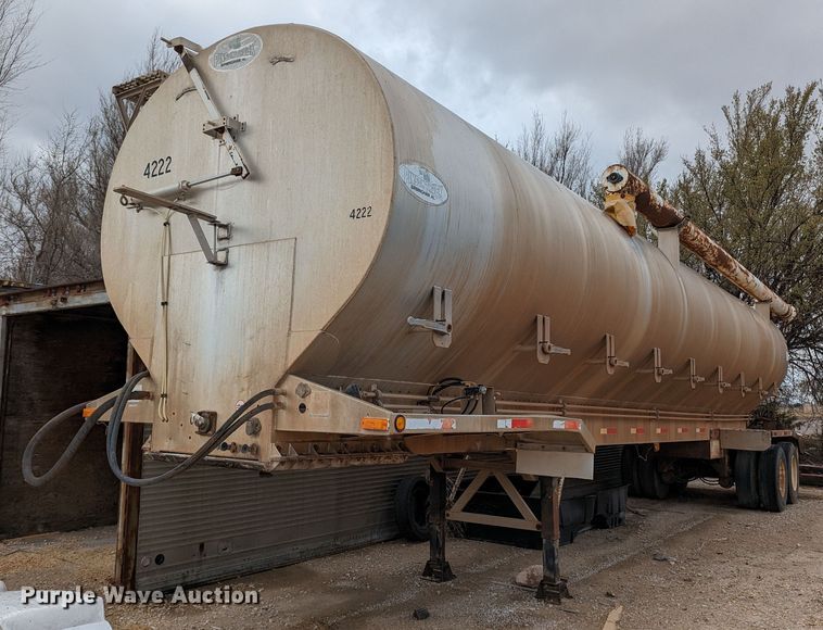 image for item DR6846 2006 Pinson  feed delivery trailer