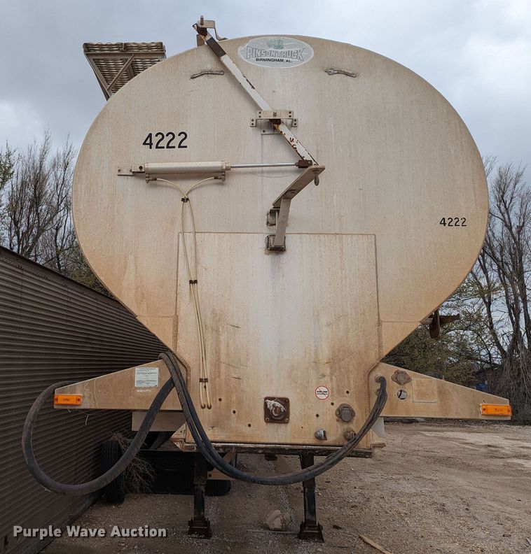 image for item DR6846 2006 Pinson  feed delivery trailer