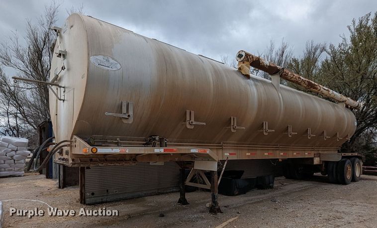 image for item DR6846 2006 Pinson  feed delivery trailer