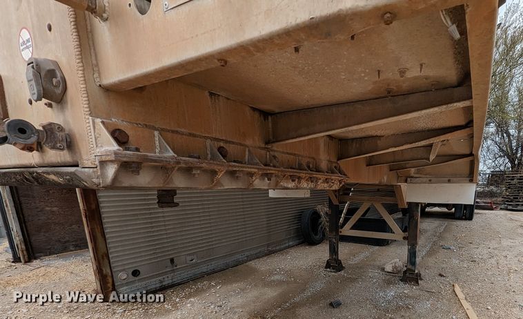 image for item DR6846 2006 Pinson  feed delivery trailer