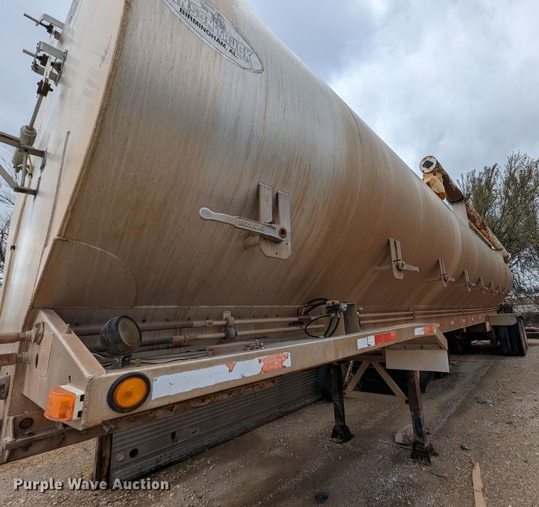 image for item DR6846 2006 Pinson  feed delivery trailer