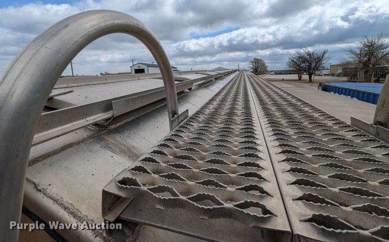 image for item DR6846 2006 Pinson  feed delivery trailer