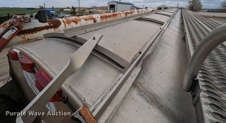 image for item DR6846 2006 Pinson  feed delivery trailer