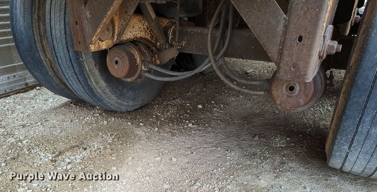 image for item DR6846 2006 Pinson  feed delivery trailer