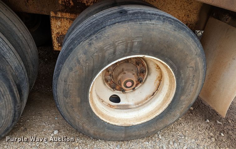 image for item DR6846 2006 Pinson  feed delivery trailer