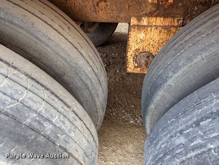 image for item DR6846 2006 Pinson  feed delivery trailer