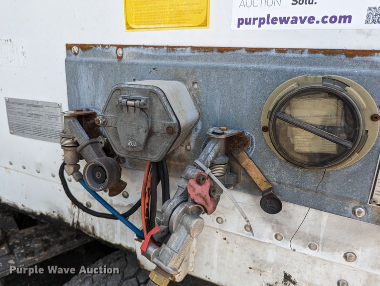 image for item DR6857 2006 Strick  dry van trailer