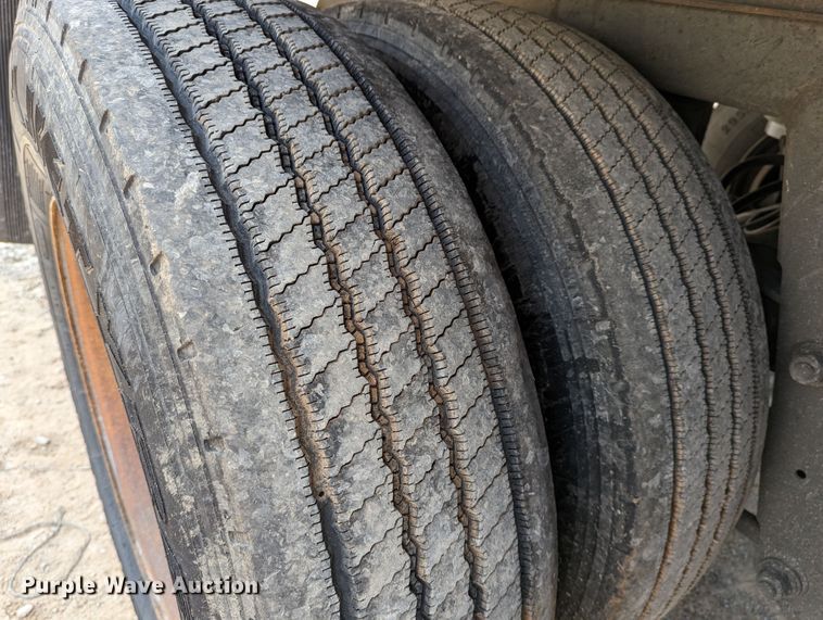 image for item DR6858 2005 Strick  dry van trailer