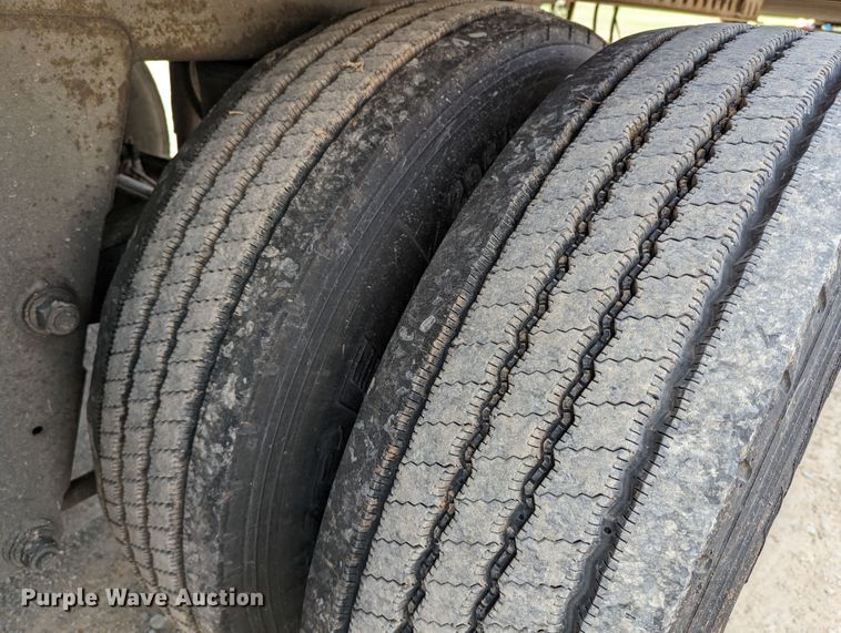 image for item DR6858 2005 Strick  dry van trailer