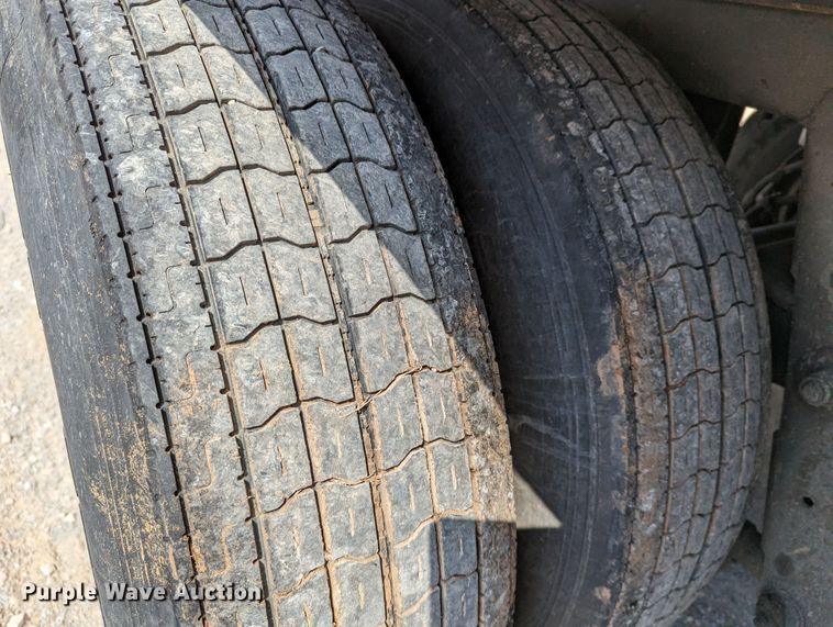 image for item DR6858 2005 Strick  dry van trailer