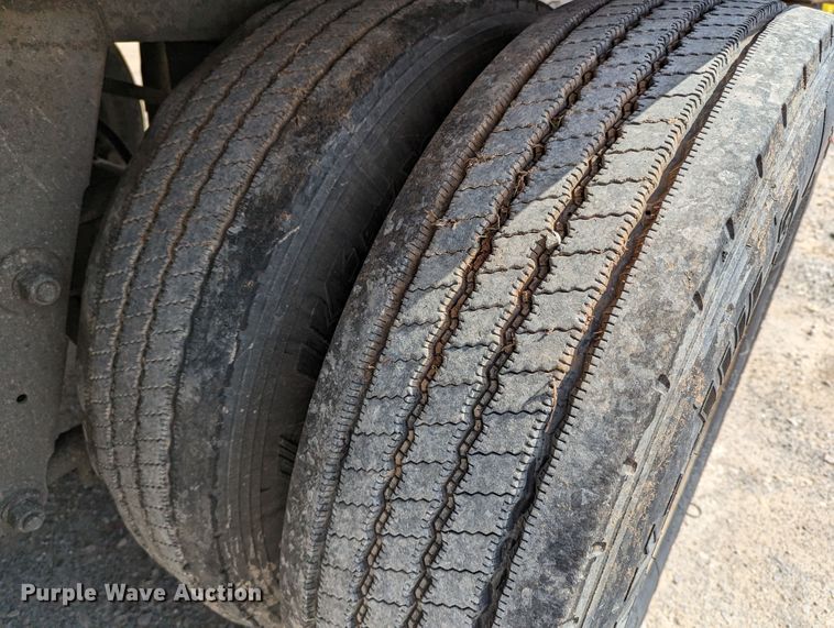 image for item DR6858 2005 Strick  dry van trailer