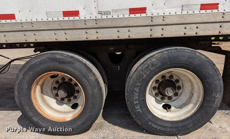 image for item DR6858 2005 Strick  dry van trailer