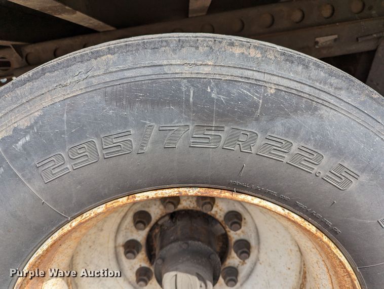 image for item DR6858 2005 Strick  dry van trailer