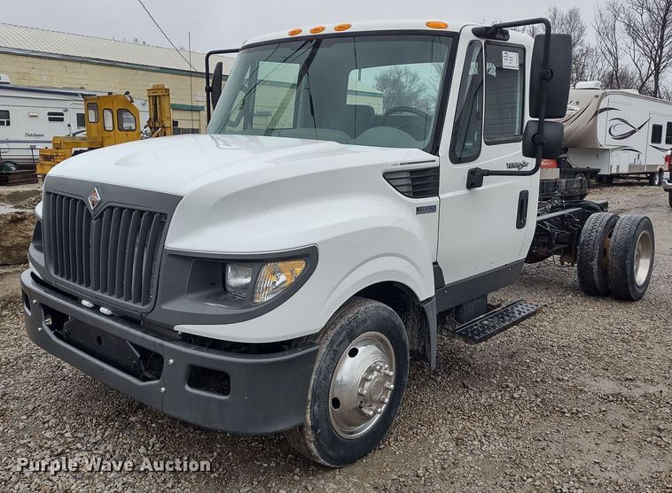 image for item DR8270 2014 International TerraStar  truck cab and chassis