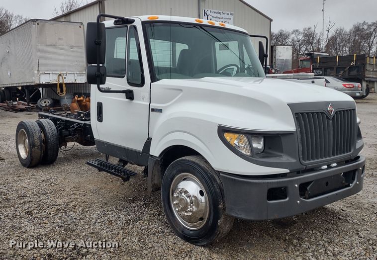 image for item DR8270 2014 International TerraStar  truck cab and chassis