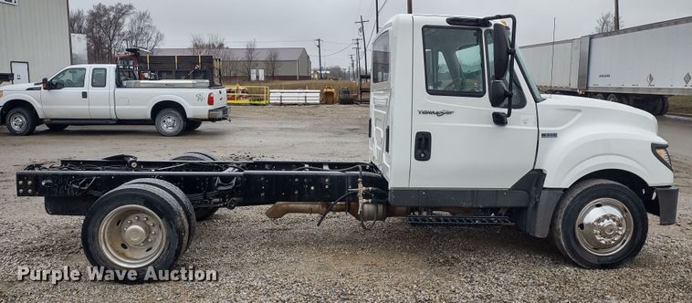 image for item DR8270 2014 International TerraStar  truck cab and chassis