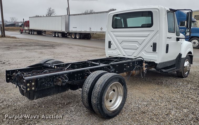 image for item DR8270 2014 International TerraStar  truck cab and chassis